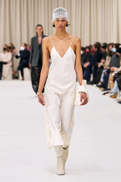 Look 50